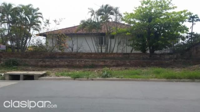 Avda. Mme. Lynch: Vendo 1.000m2 ideal p/ desarrollos constructivos en altura, 370.000 usd, foto 2