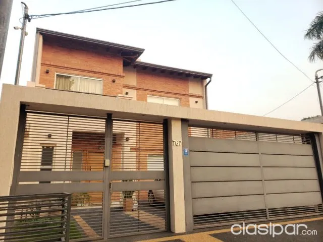 Bo. Mcal. Estigarribia súper residencial: Vendo residencia 350m2 – 3 dormit, jardín, foto 2