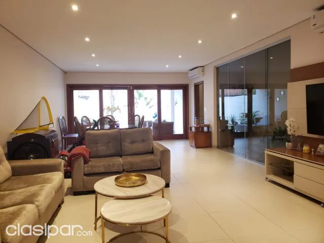 Bo. Mcal. Estigarribia súper residencial: Vendo residencia 350m2 – 3 dormit, jardín, foto 4
