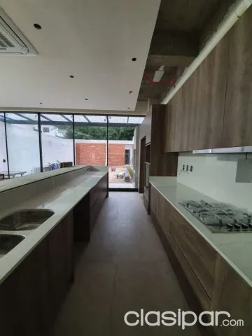 Mburucuyá / 1er pdte: Elegante residencia a estrenar, 4 dormit, jardín, piscina, 2.300 usd — foto 5