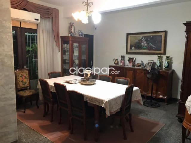 Bo Las Mercedes: Confortable residencia, 4 dormitorios (1 en pb), jardín, piscina, foto 1