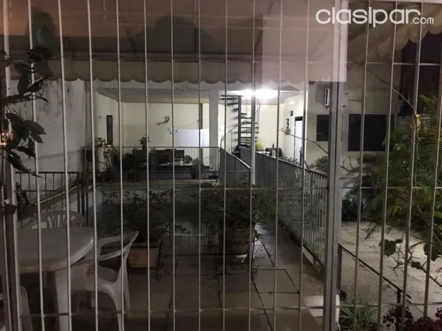 Bo Las Mercedes: Confortable residencia, 4 dormitorios (1 en pb), jardín, piscina, foto 3
