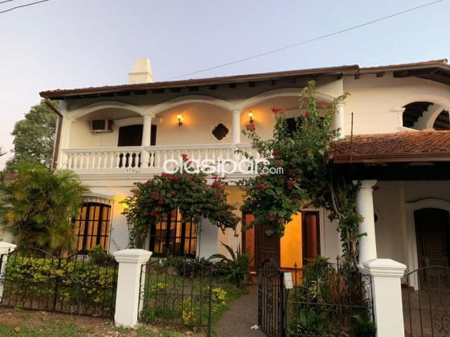 Barrio Jara (león condou, centenario): Amplia residencia ideal p/ oficinas, 6.600.000 gs