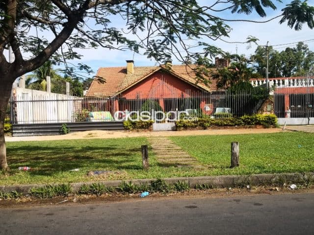 Terreno con casa con tinglado en Luque, zona Parque Ñu Guasu — foto 1