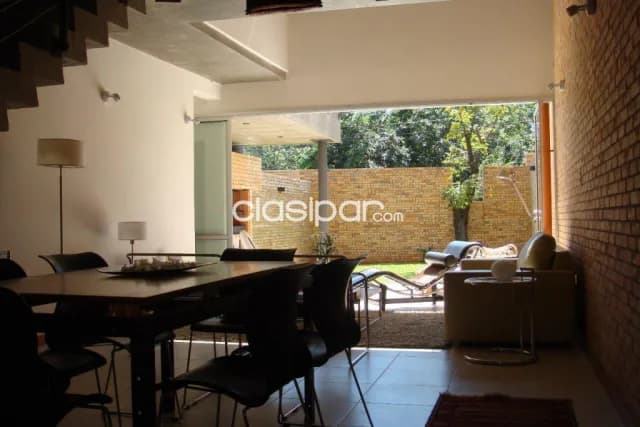 Prox. Lumen – Trinidad: Elegantísima residencia, 3 suites, jardín, piscina, 1.200 usd — foto 3