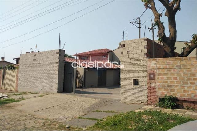 Prox. Avda. Mcal. Lopez, mme lynch, municipalidad asu: Espectacular deposito + terreno