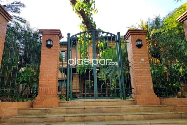 Seminario – Recoleta: Elegante residencia tipo diplomático, 5 dormitorios, 2.210 m2