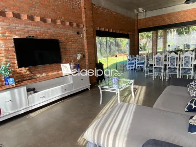 San Bernardino: Importante residencia por 2 meses, sólo 10.000 usd, foto 3