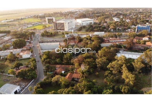 Terreno zona Conmebol - Para desarrollo 1,300,000 USD