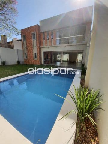 Mburucuyá a estrenar: 450m2 – bellísima residencia, 4 suites, piscina, 500.000 usd