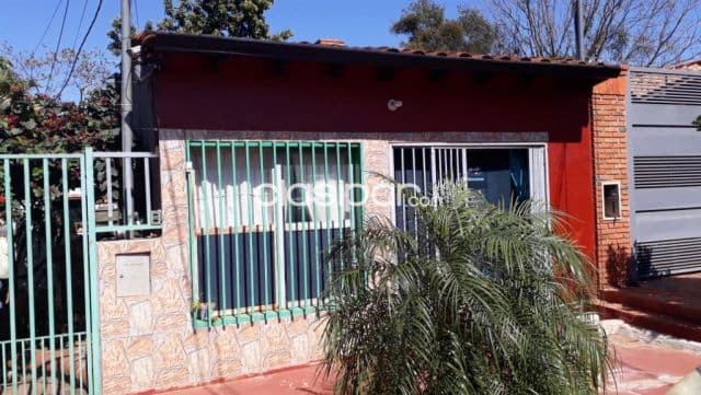 Casa con salon, zona palacio de justicia, Luque. M6085 — foto 1