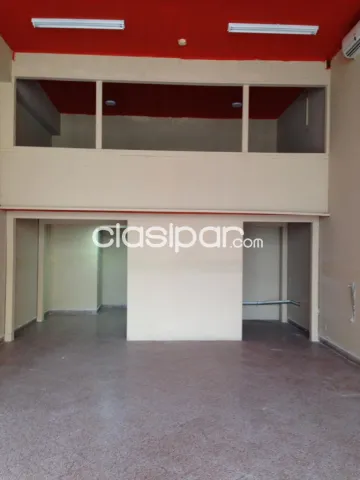 Salones comerciales sobre oliva, 60m2, microcentro,hermosas vidrieras ,frente itau — foto 3