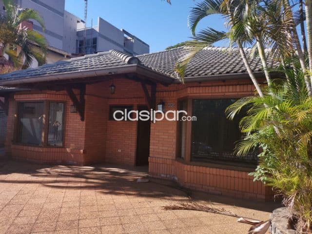 hermosa Casa todo en Planta Baja - Asuncion, Barrio Mburukuyá