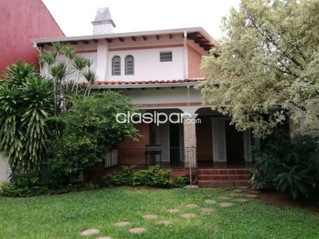 Mburucuyá: Elegante residenicia – 3 dormitorios – 7.000.000 gs (negociable)