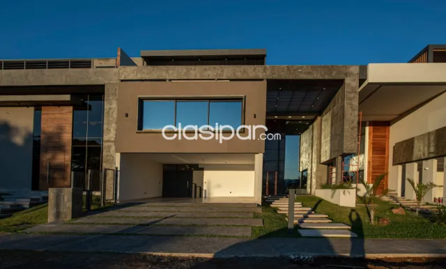 Luque: Elegante residencia en condominio, 675m2, 3 suites, jardín, piscina, 2.800 usd, foto 2