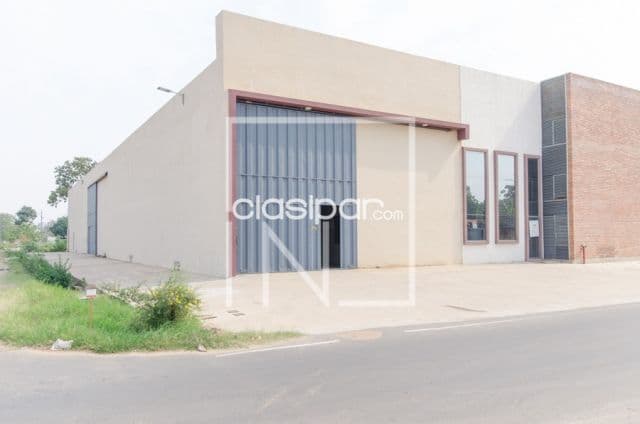 Bo san jorge – caballeria – transchaco: Impecables 1.100m2 + oficinas, impecable estado