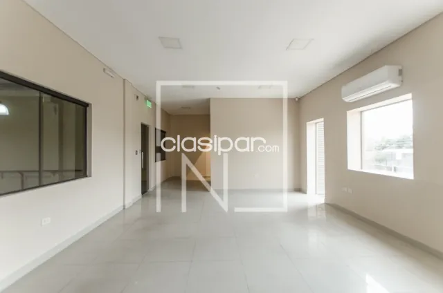 Bo san jorge – caballeria – transchaco: Impecables 1.100m2 + oficinas, impecable estado — foto 5