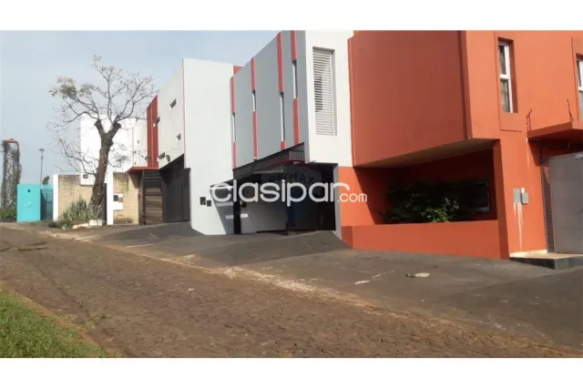 Duplex a pasos del circuito comercial de Encarnación. Con 3 habitaciones — foto 2