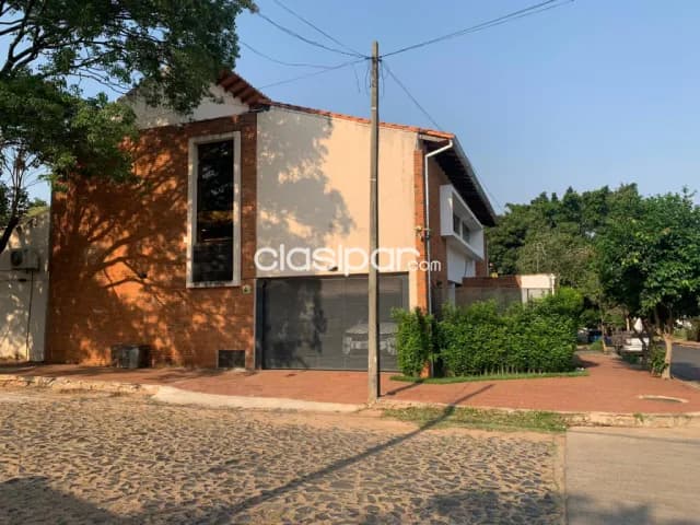 Villa aurelia: Elegante residencia dúplex, 3 suites, jardín, piscina – 1.800 usd, foto 2