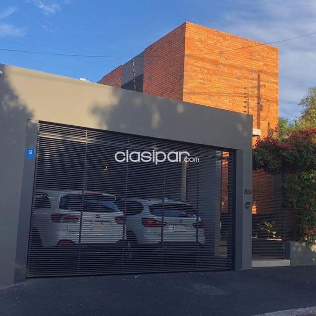 Mburucuyá / shop. Del sol: Minimalista, residencia loft, 3 dormit, jardín, piscina