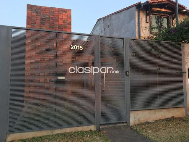 Casa en Fernando de la Mora zona sur