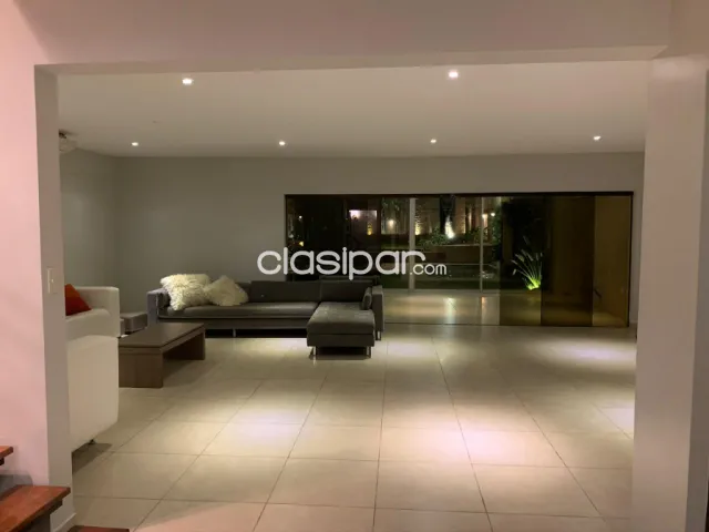 Prox. Wtc, la galería, ycua sati: Elegante residencia en venta, 4 suite, amplio jardín, foto 3
