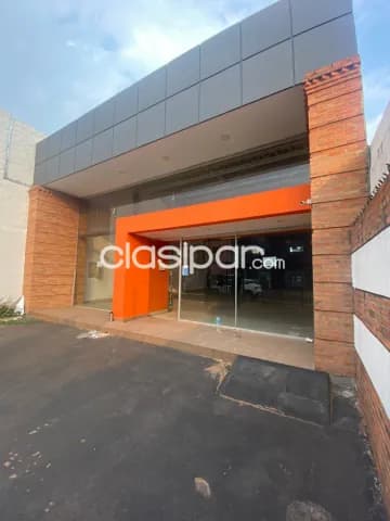 Prox. Avda. Eusebio ayala: Elegante showrrom climatizado + oficinas, 370m2, 13.000.000 gs — foto 2