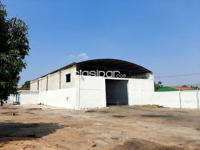 Hermoso Tinglado / Depósito para alquilar / Sobre Asfalto / ZONA Shopping