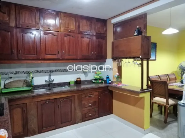 Hermosa vivienda de 2 pisos en el centro de Luque — foto 4