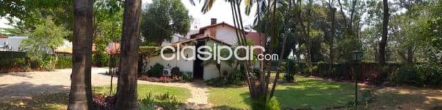 Manorá / asa: Confortable residencia colonial, 5 dormitorios, hermoso jardín, 2.300 usd