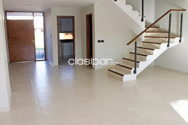 Mburucuyá: Elegante dúplex, impecable, 3 dormitorios, ambientes climatizados, 7.500.000 gs — foto 3