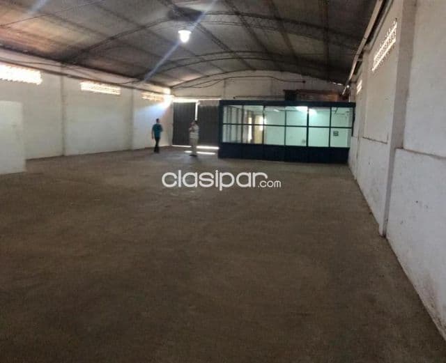 4 mojones – Lambaré: 396m2, tinglado + oficinas p/ empresas – 5.500.000 gs