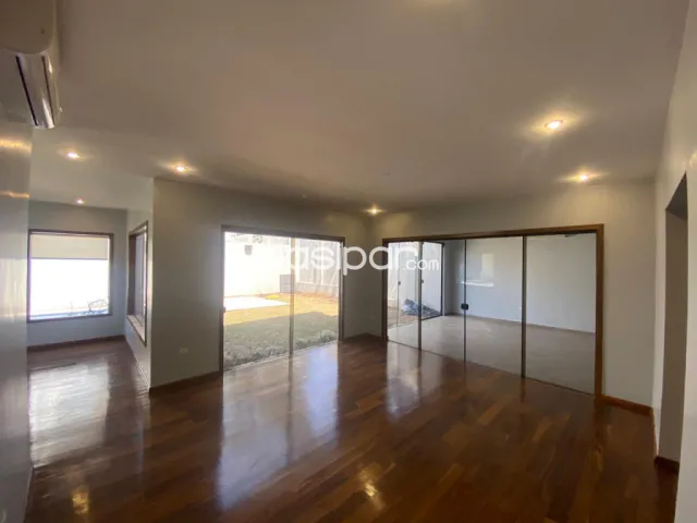 Mburucuyá en condominio privado: Sofisticada residencia, 4 suites, jardín, piscina — foto 4
