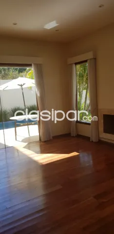 Mburucuya / la piedad: Sofisticada residencia loft, impecable estado, 3 suites, jardín — foto 5