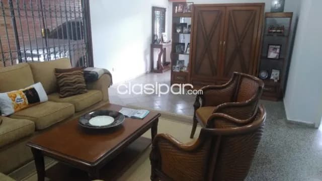 Capiatá / aratirí: 658 m2, lujosa residencia en oferta, 4 dormit, gran jardín, foto 5