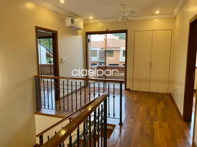 Mburucuyá (Carmelitas, casa rica II): Elegante residencia, 4 suites, ubicación ideal — foto 5
