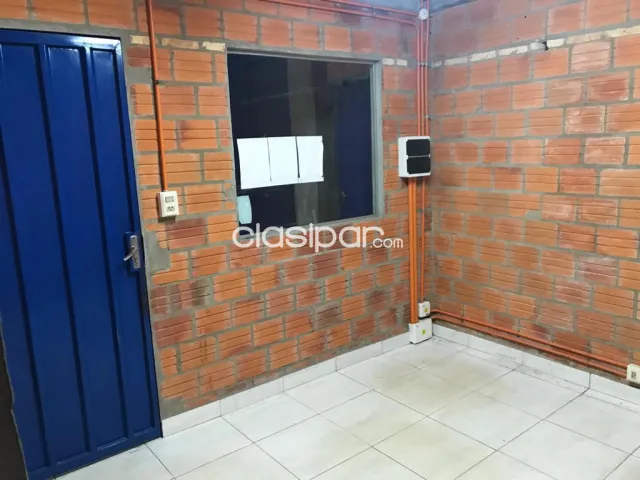 Fdo de la mora z/sur: Alquilo 300m2 deposito + oficinas + 200m2 exterior, parking, giros — foto 5