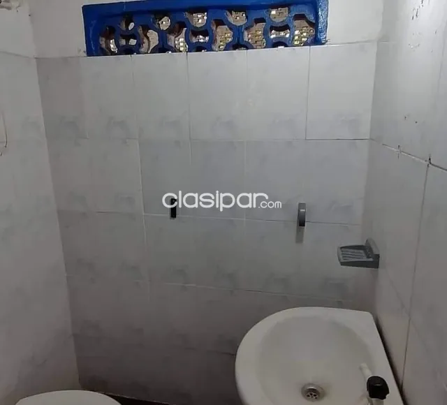 Prox. Ñu guazú / mme lynch: Deposito + 2 salones comerciales + oficinas s/ asfalto, 135m2 — foto 5
