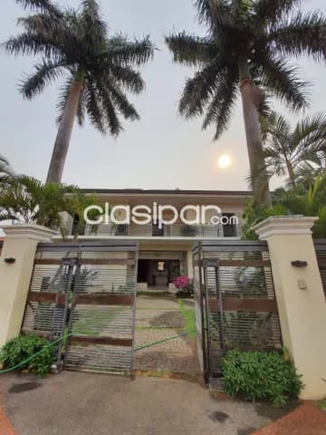 Villa Morra: Super residencia , 6 dormit , cancha tenis , 1.815 m2 jardin, foto 2