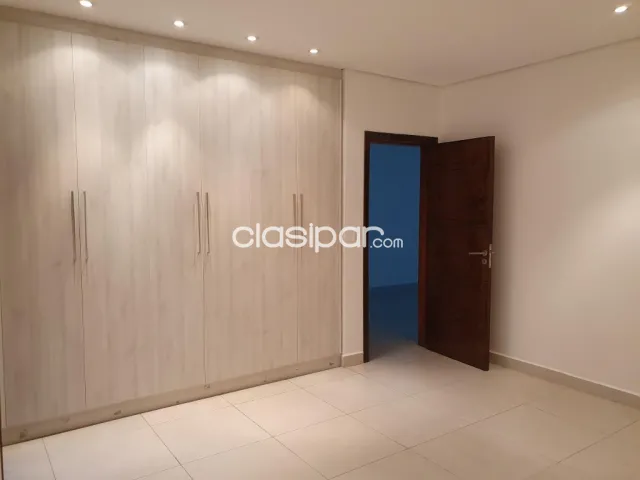 Se alquila amplia casa pareada en Mburucuya, foto 5