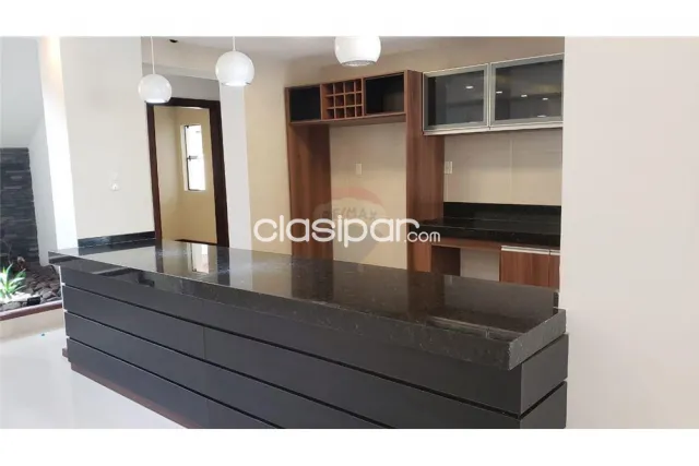 residencia de lujo con piscina. Cuenta con 5 habitaciones — foto 4