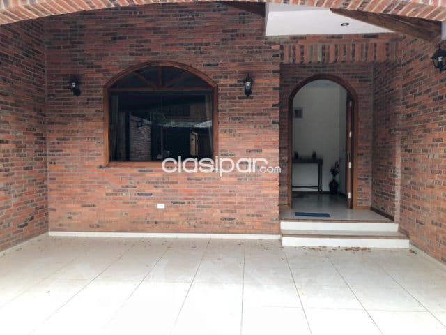 Carmelitas (shop sol / casa rica 2): Elegante triplex, elegante duplex, 3 dormitorios