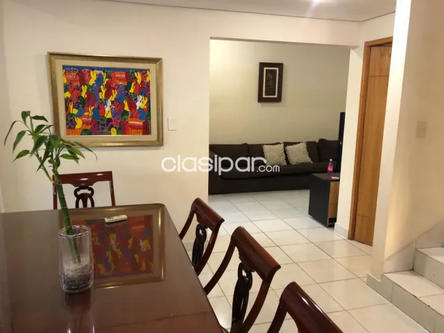 Mburucuyá: Elegante residencia finamente amoblada, jardín, 10.000.000 gs. Negociable — foto 3