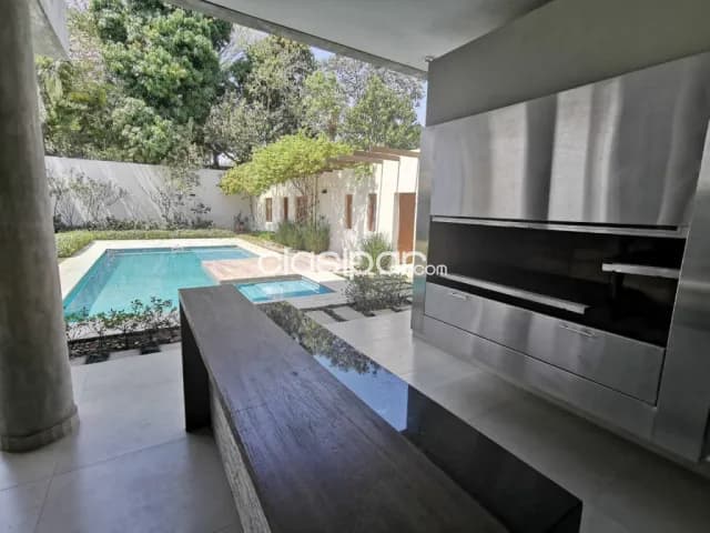 Los laureles, única: Elegante residencia minimalista, 5 suites, 1.000m2, jardín, piscina, foto 5