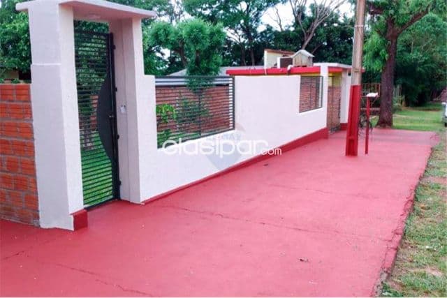 casa con salón comercial en Obligado. Cuenta con 3 habitaciones y 3 baños, foto 1