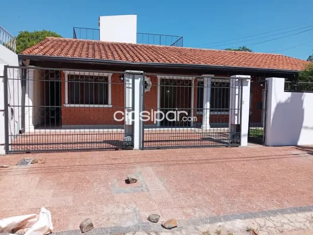 💥 IMPECABLE CASA para Vivienda u Oficina, ALQUILO EN Barrio Ycuá Satí!!💥 — foto 2