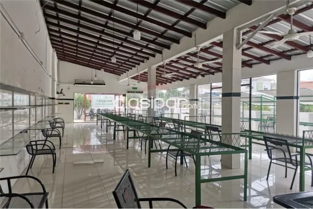 Local comercial con showroom a estrenar en esquina 180,000 usd — foto 3