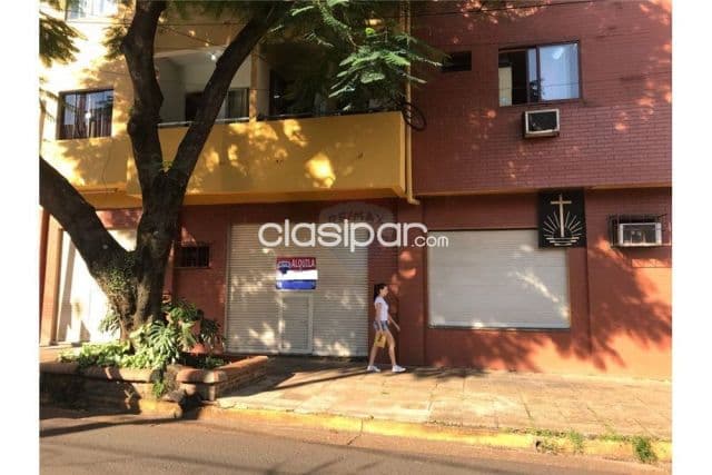 salón comercial de 150 m2 en pleno centro de Encarnación