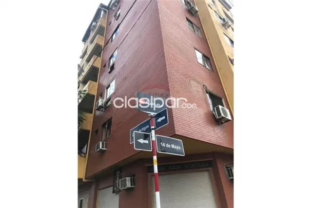 salón comercial de 150 m2 en pleno centro de Encarnación, foto 4