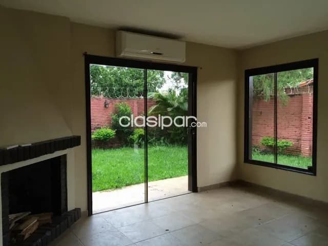 Los laureles: Elegante residencia – 3 suites, jardín, piscina, 1.300 usd — foto 3